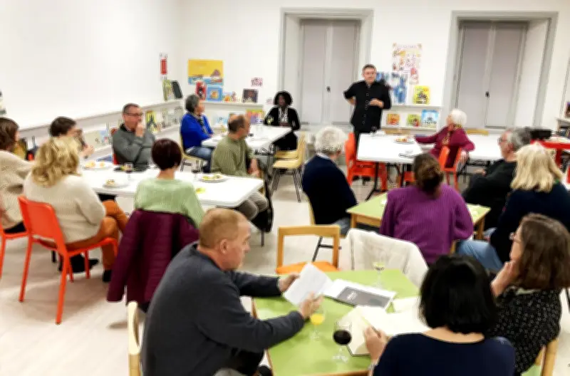 Soirée poésie à Saint-Pée-sur-Nivelle : lectures, jeux et haïkus pour célébrer la liberté