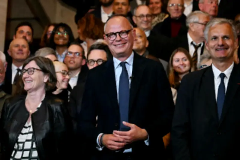 Sondage 2027 : Édouard Philippe devancerait Jordan Bardella au second tour