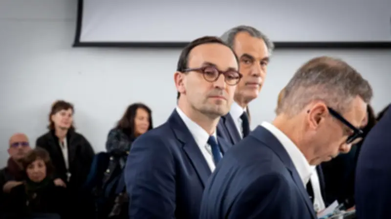 Sondage Politico à Bordeaux : Cazenave en tête en triangulaire, duel serré face à Hurmic