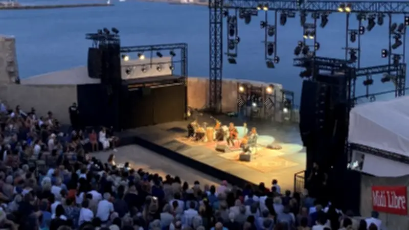 Sète : 500 choristes enflamment le Théâtre de la Mer pour une soirée Rock'n'Roll