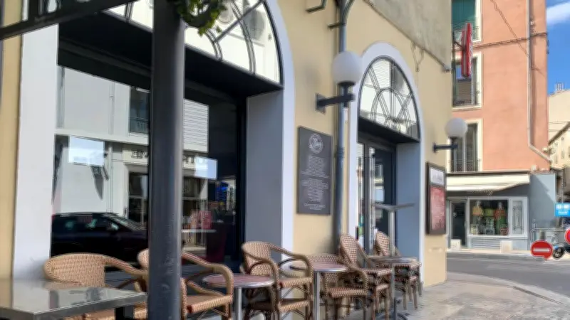 Sète : hommages unanimes après le meurtre de Yann, serveur poignardé dans un restaurant