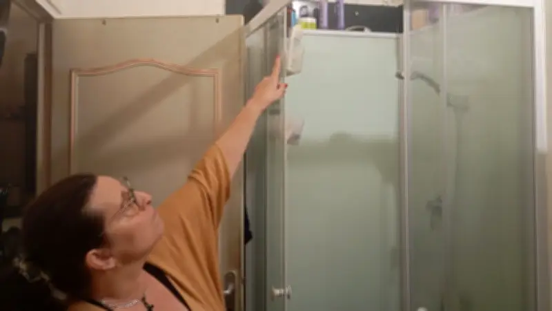 Sète : Odile, locataire, vit un calvaire dans son appartement insalubre à 90% d'humidité