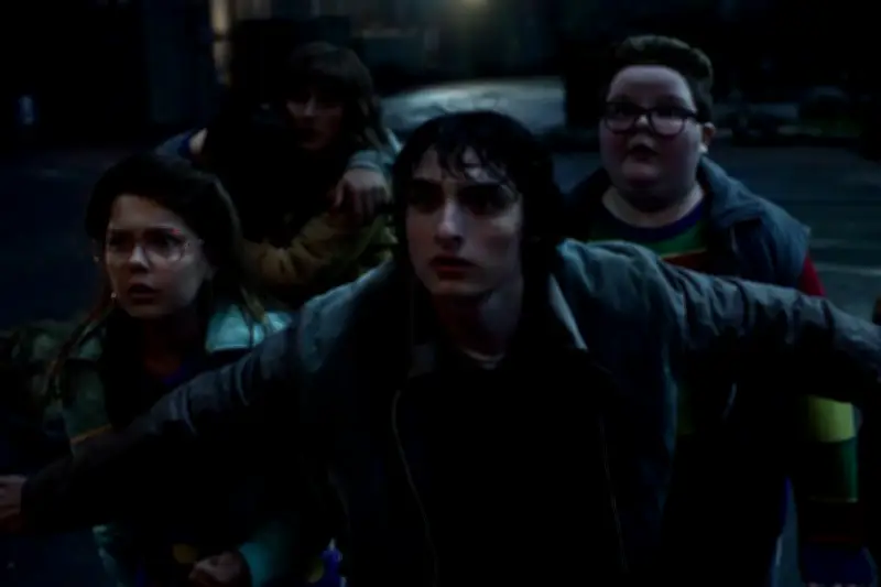 Stranger Things et la gauche : une leçon de fragilité et de coopération face aux dérives