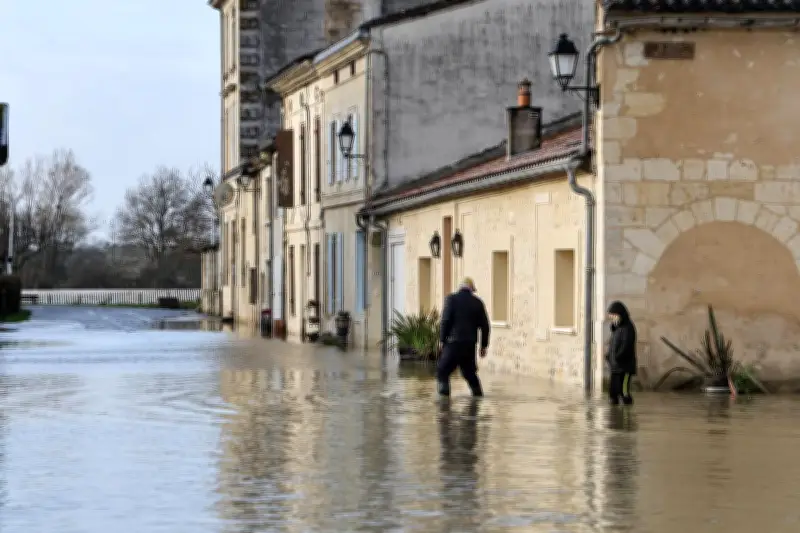 Sud-Ouest Solidarité aide les sinistrés des crues de la Garonne en Gironde