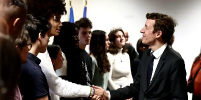 Suppressions de postes : les collèges et lycées confrontés à des choix cornéliens