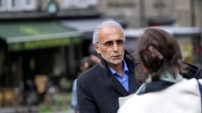 Tariq Ramadan : 18 ans de prison requis pour viols, l'islamologue hospitalisé en psychiatrie