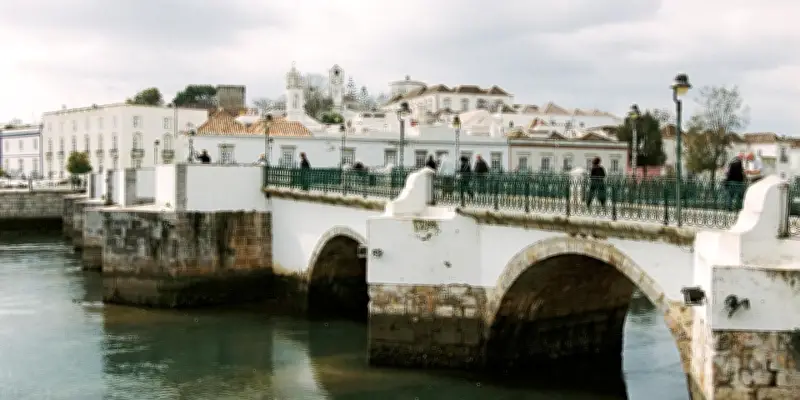 Tavira : la renaissance d'un palais portugais entre oliveraie et plage idyllique