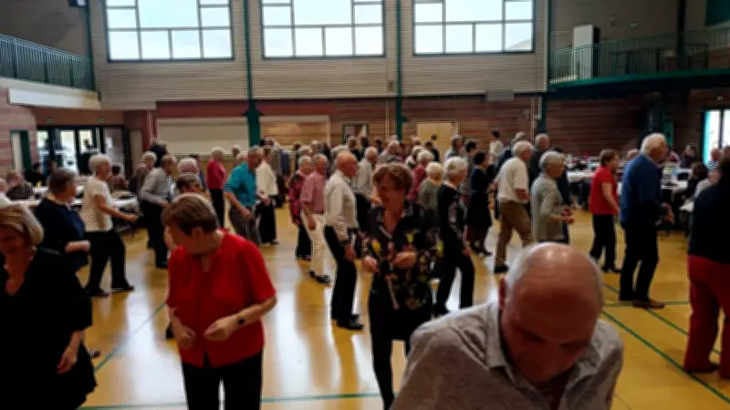 Thé dansant à Vabres-l'Abbaye : une célébration réussie pour la Journée des droits des femmes