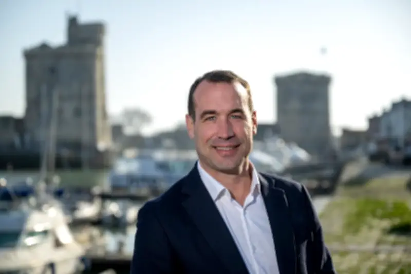 Thibaut Guiraud dévoile son passé de maître-nageur et évoque les sacrifices de la mairie