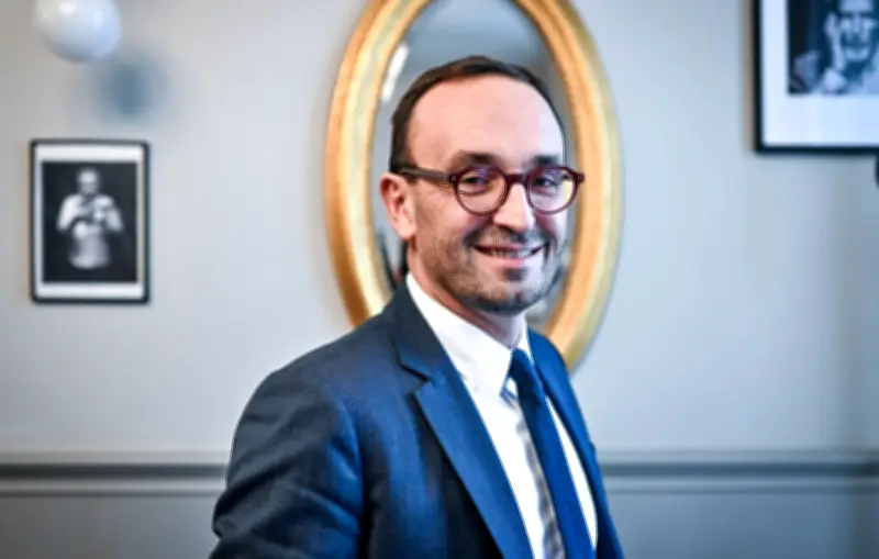 Thomas Cazenave élu maire de Bordeaux, promet continuité écologique et unité