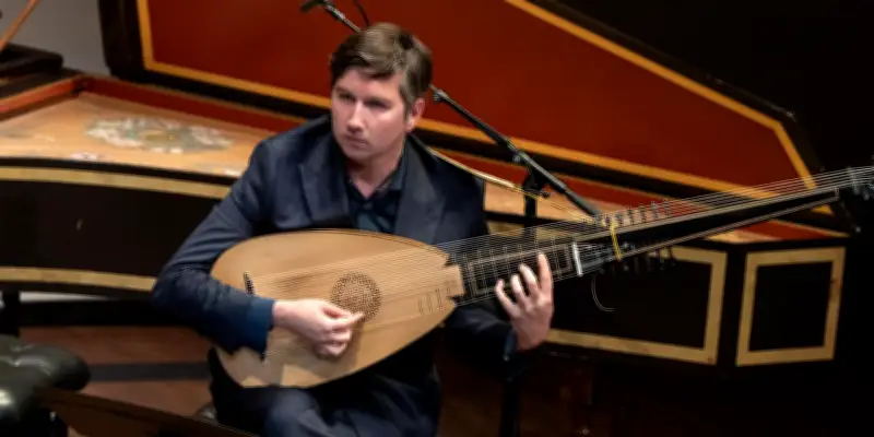 Thomas Dunford, le luthiste qui fusionne baroque, jazz et pop au XXIe siècle