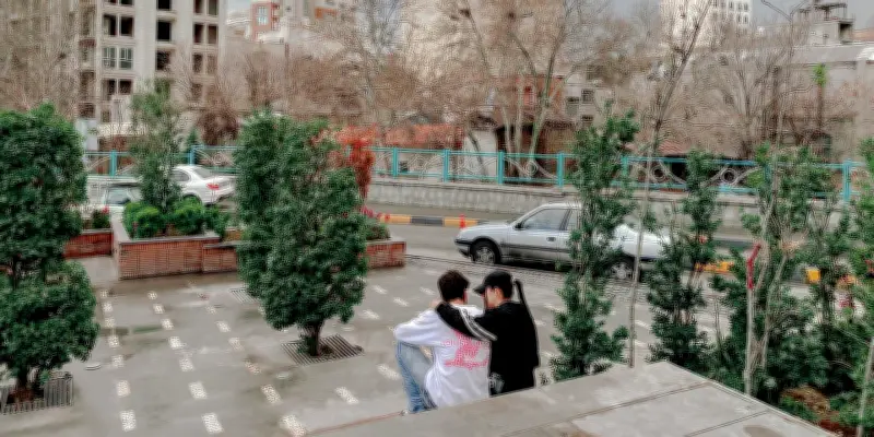 Téhéran sous les bombes : des photos inédites révèlent le quotidien des habitants en guerre