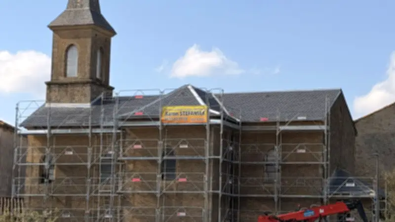 Tiergues : la toiture de l'église restaurée après un chantier complexe