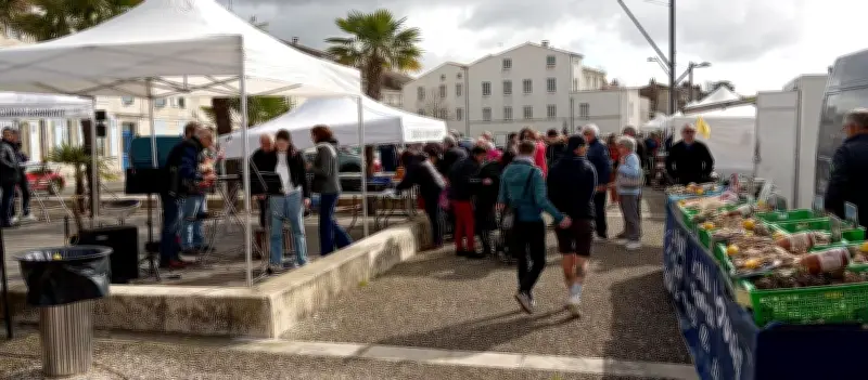 Tonnay-Charente célèbre le printemps sur ses quais avec un marché dominical animé