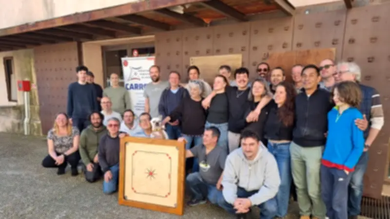 Tournoi de carrom à Saint-Geniès : concentration et adresse pour le championnat de France