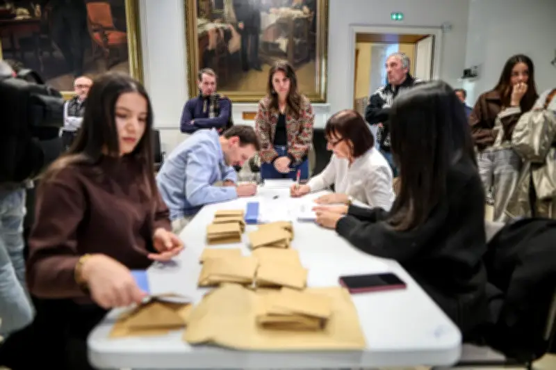 Triangulaire à Agen : Gauche en tête, RN-UDR et centre au coude-à-coude