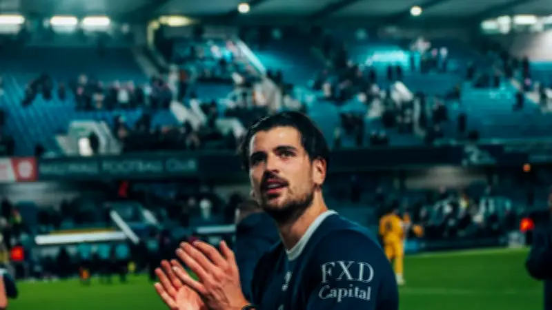 Tristan Crama, de Béziers à Millwall : l'éclosion fulgurante d'un défenseur français en Championship