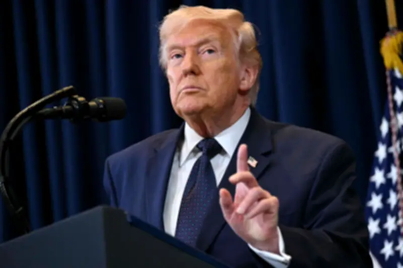 Trump lève des sanctions pétrolières pour baisser les prix avant les élections américaines
