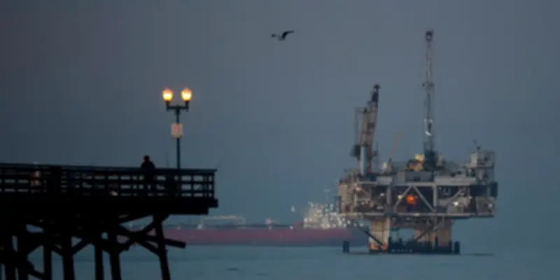 Trump rouvre un oléoduc en Californie, les écologistes en alerte