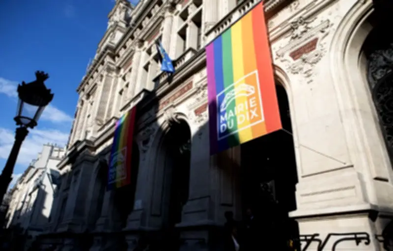 Étude inédite : l'engagement LGBTI+ dans les programmes municipaux dévoilé