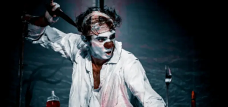 Typhus Bronx revisite un conte des frères Grimm en spectacle effrayant à Mont-de-Marsan