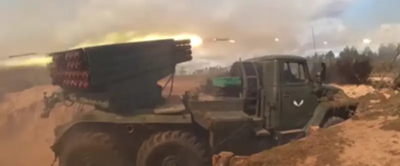 Ukraine : un lance-roquettes russe BM-21 Grad détruit par une frappe de drone de précision