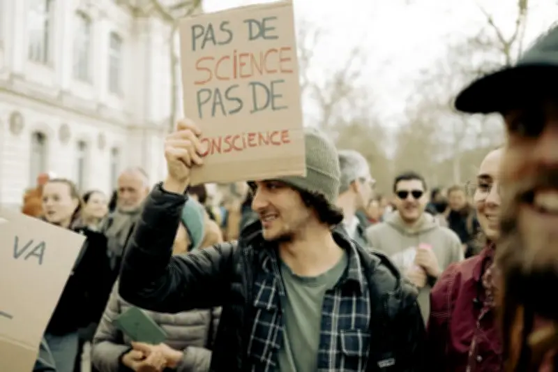 Un an après Stand Up for Science : défendre l'université et les sciences, piliers de la démocratie