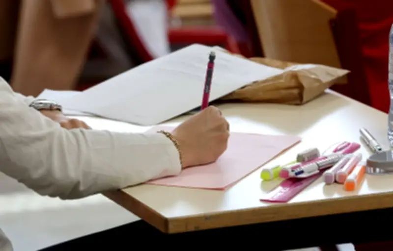 Un ancien élève réunit sa classe après 50 ans pour repasser le bac de maths