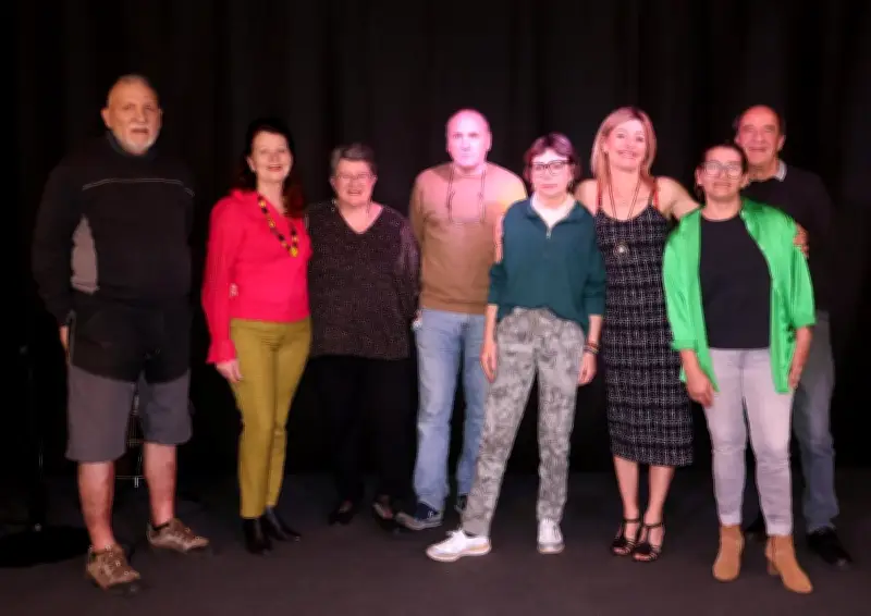 Un Cabaret Humoristique pour Revivre les Classiques de la Chanson Française