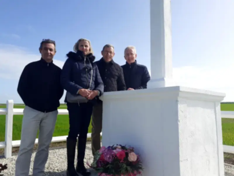 Un calvaire restauré à Longèves grâce à la générosité d'une habitante et au travail bénévole