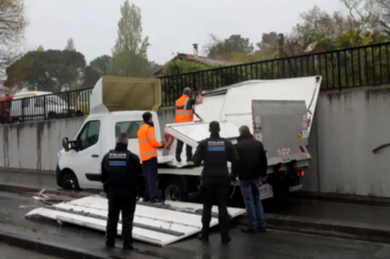 Un camion de collecte des déchets coincé dans un tunnel à La Teste-de-Buch, la circulation coupée