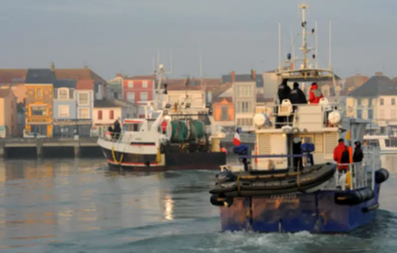 Un chalutier s'échoue sur la plage de Ouistreham après que son capitaine s'est assoupi