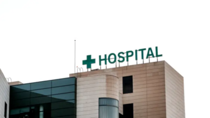 Un câlin pour désarmer un terroriste : Nathan Newby, héros de l'hôpital de Leeds