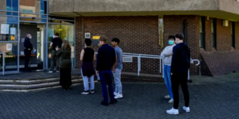 Un décès par méningite à l'usine Orano de La Hague soulève des interrogations