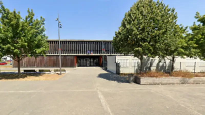 Un enfant de 7 ans menace le directeur de son école avec un couteau à Pau