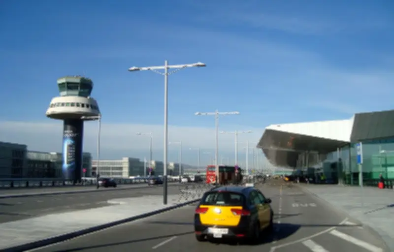 Un homme arrêté six fois à Barcelone pour vol de voitures à l'aéroport
