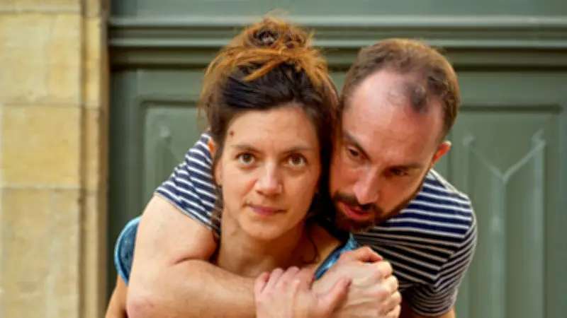 Un instant suspendu : la Cie Tanmis explore le temps par l'acrobatie à Frontignan