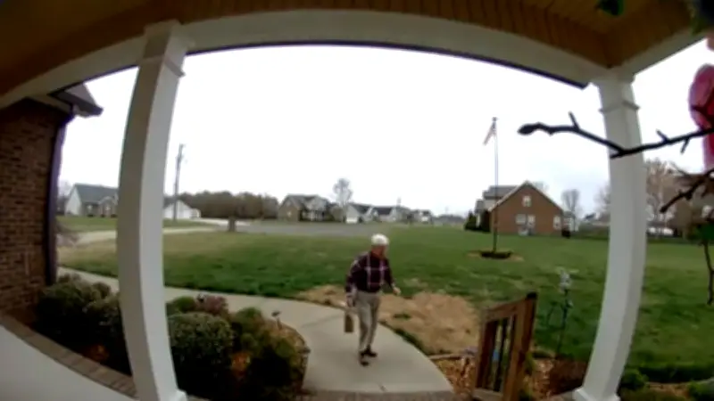 Un livreur de 78 ans sauvé par une cagnotte record de 850 000 euros