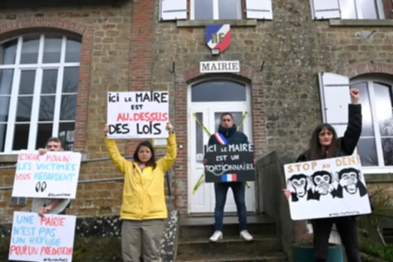 Un élu accusé de pédocriminalité ne peut représenter la République française