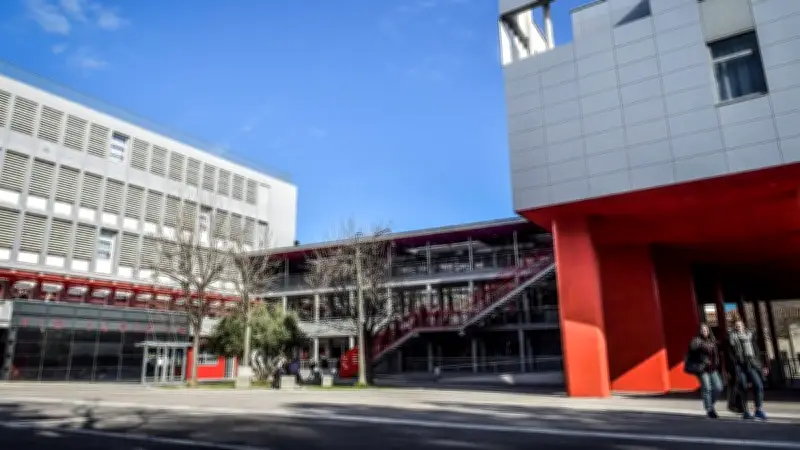 Un lycéen handicapé de Nîmes obtient justice après un zéro pour absences injustifiées