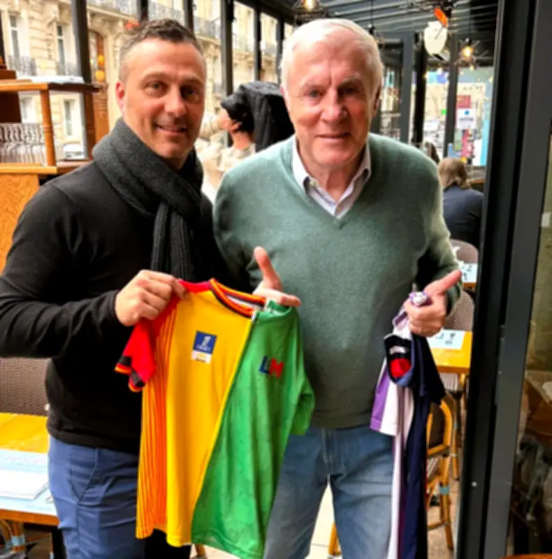 Un maillot à zip réunit les couleurs adverses pour promouvoir le fair-play en Coupe de France