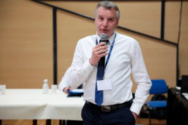 Un maire réélu malgré des accusations de viols et interdit de séjour dans sa commune