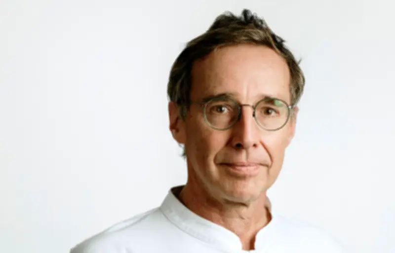 Un médecin radié pour avoir raconté comment il aidait des patients en fin de vie