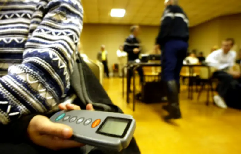 Un moniteur d'auto-école suisse condamné pour avoir aidé ses élèves à tricher au Code