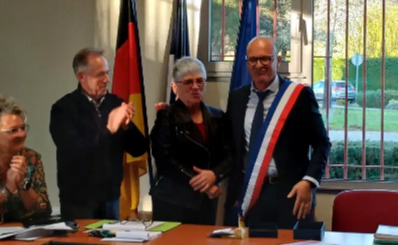 Un nouveau maire élu à l'unanimité annonce une redistribution des indemnités