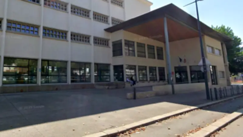 Un père agresse un collégien à la sortie de l'établissement à Romans-sur-Isère