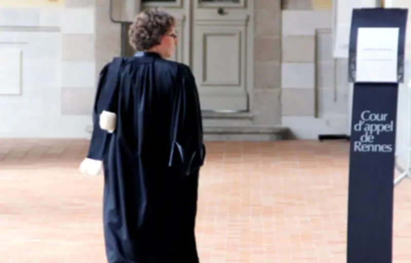 Un père condamné à 15 ans pour viol de son fils de 3 ans et détention de 40 000 fichiers pédopornographiques