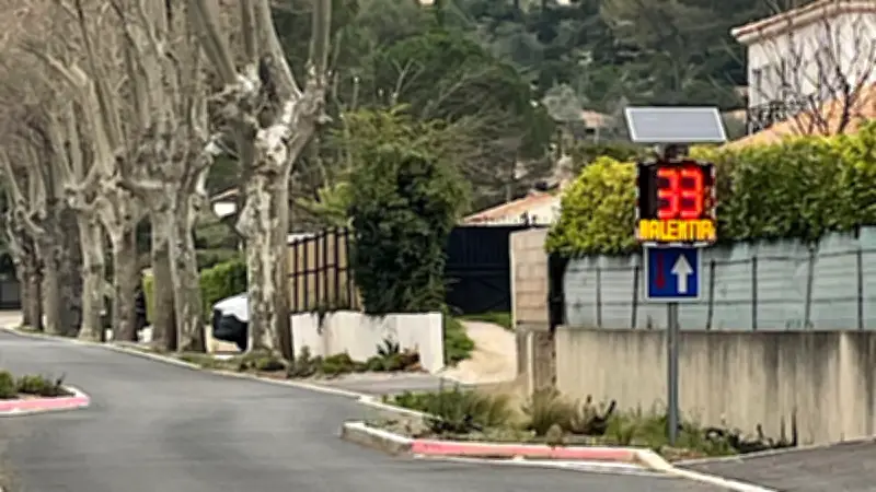 Un radar pédagogique installé sur la route de Clarensac pour renforcer la sécurité