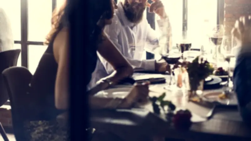 Un restaurateur blessé par balle après avoir tenté de calmer une dispute de couple