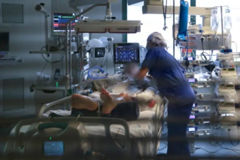 Un septuagénaire décède après avoir provoqué un incendie dans un pôle santé